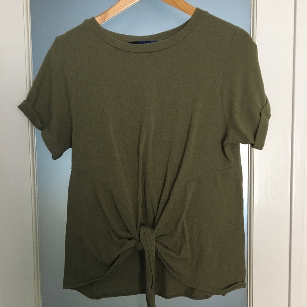 🌿 2/$16 Green T-Shirt